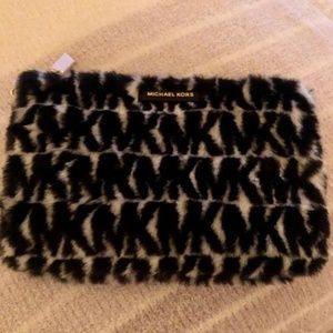Michael Kors wristlet/ clutch